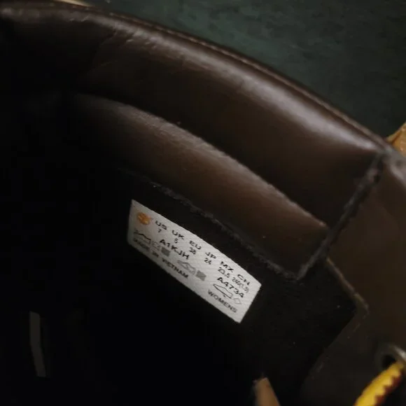 Timberland Tillston Leather Heeled Boot - Picture 5 of 8